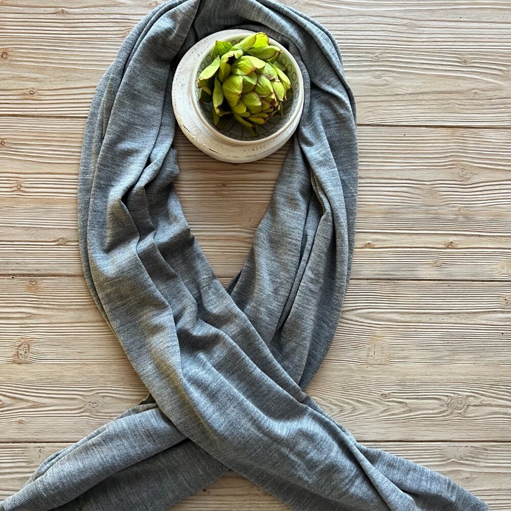 John Smedley 100% Merino Wool Scarf – Made in Great Britain | Extra-Fine Knit - Picture 2 of 5